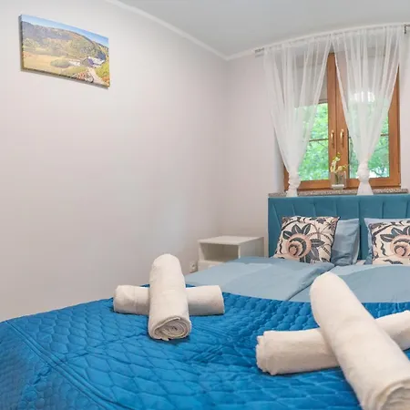 Apartment Ostoja Lesna *